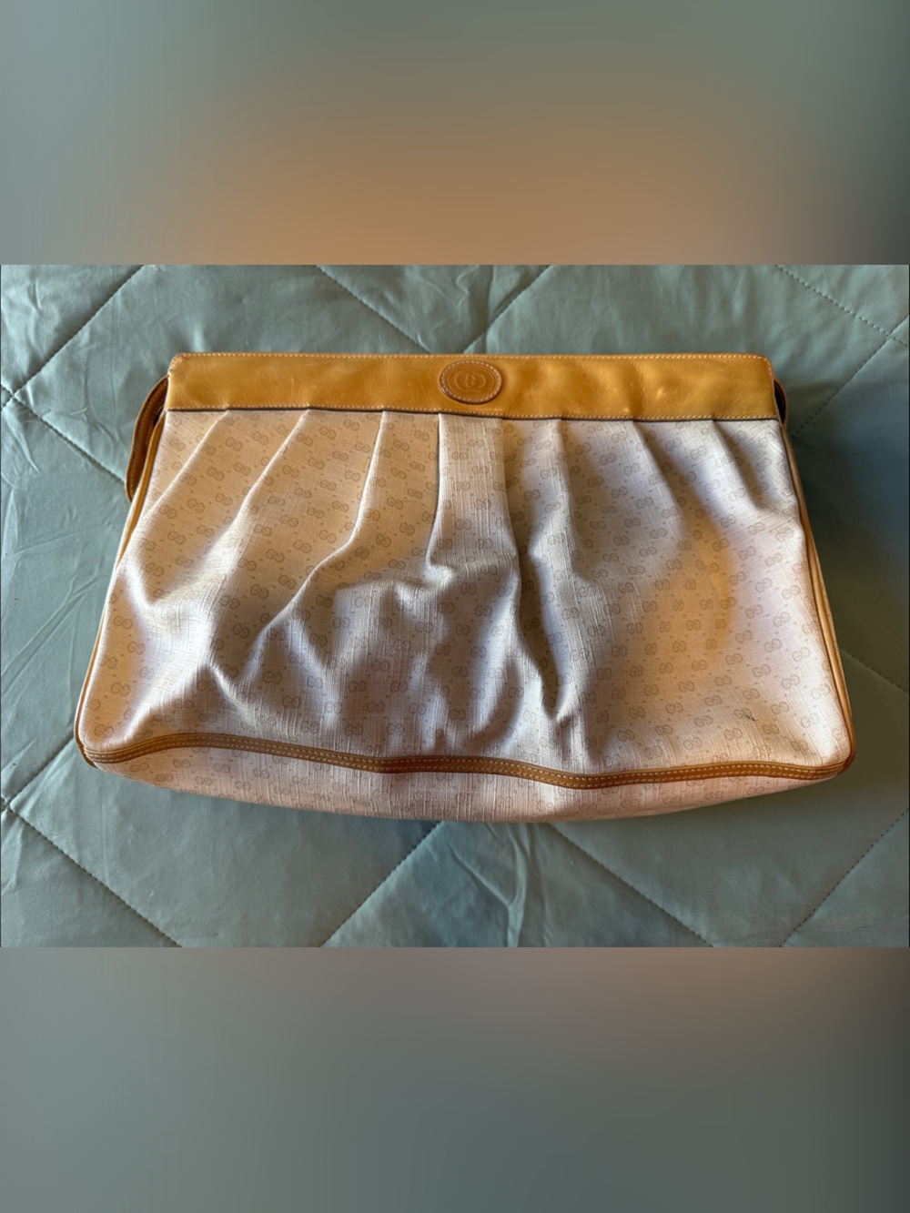 Vintage 1980s Gucci Logo Cream Clutch